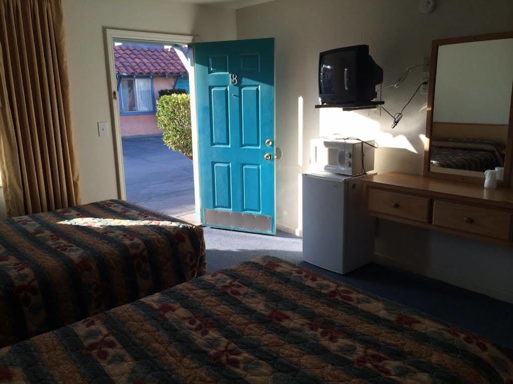 Hamlet Motel Newman エクステリア 写真