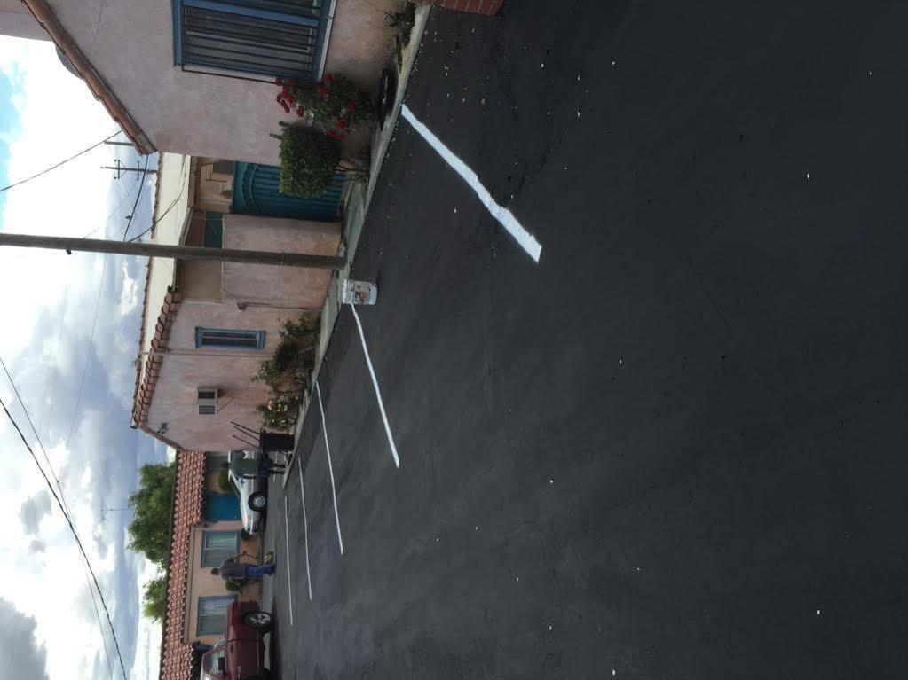 Hamlet Motel Newman エクステリア 写真